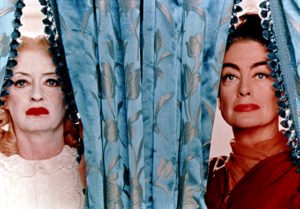 Bette Davis e Joan Crawford in un'immagine promozionale del film "Che fine ha fatto Baby Jane?"