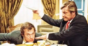 Tony Curtis e Roger Moore sul set della serie tv "Attenti a quei due"
