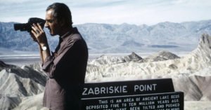 Antonioni durante le riprese di "Zabriskie Point"